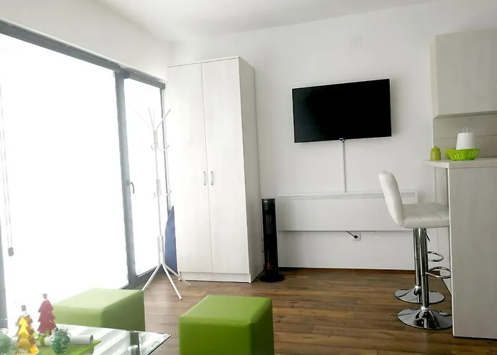 Nina Wind Дивчибаре